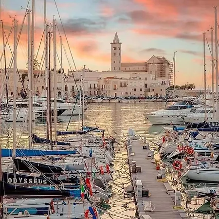 Le Rondini Apartment Trani Exterior photo